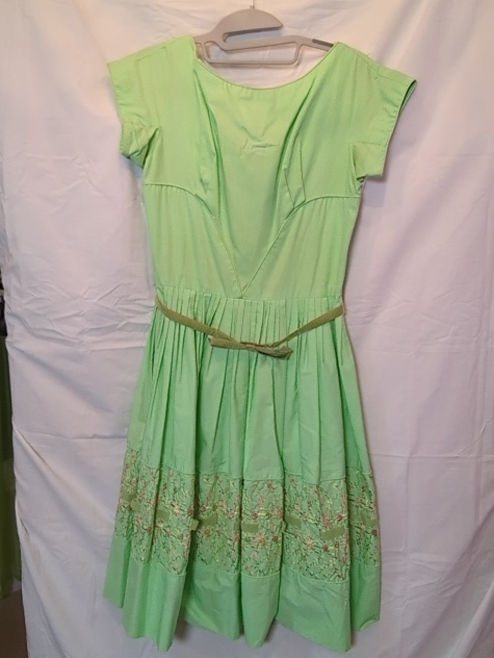 Vintage Mint Green Midi Dress with Pleated Skirt